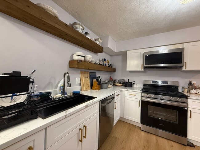 Building Photo - 58 Lake St