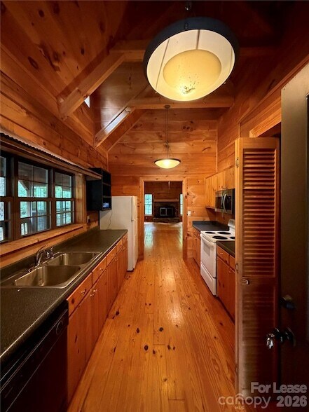 Building Photo - 474 Serpentine Dr