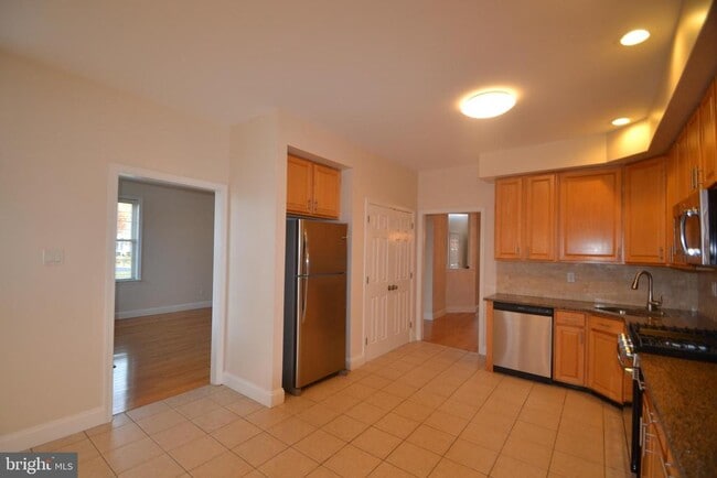 Building Photo - 105 Bolton Ct