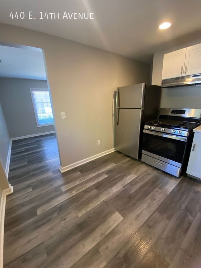 Building Photo - Newly Updated 2 Bedroom Available NOW!