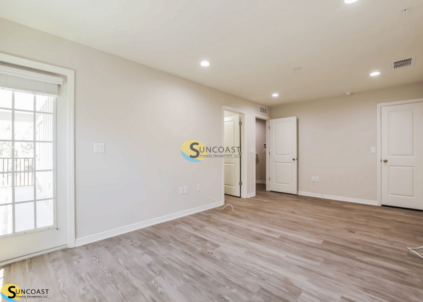 Building Photo - 3821 SW 43rd Ct