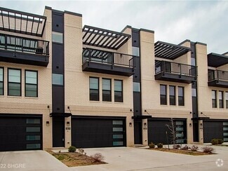 Building Photo - 1371 Keosauqua Way