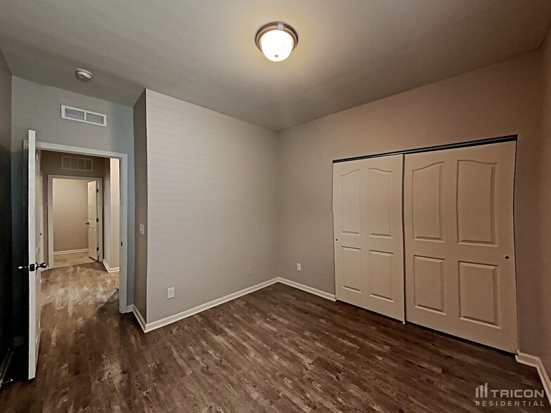 Building Photo - 932 Avondale Dr