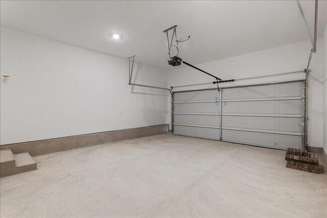 Building Photo - 133 Grn Knl Ln