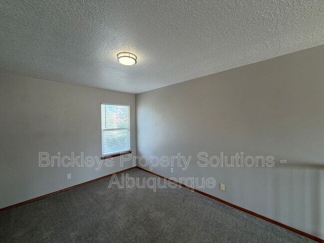 Building Photo - 10331 Dunbar St NW