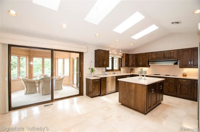 Building Photo - 2103 Pippin Ct