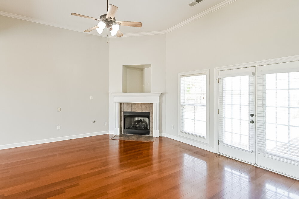 Building Photo - 3376 Valley Crest Dr