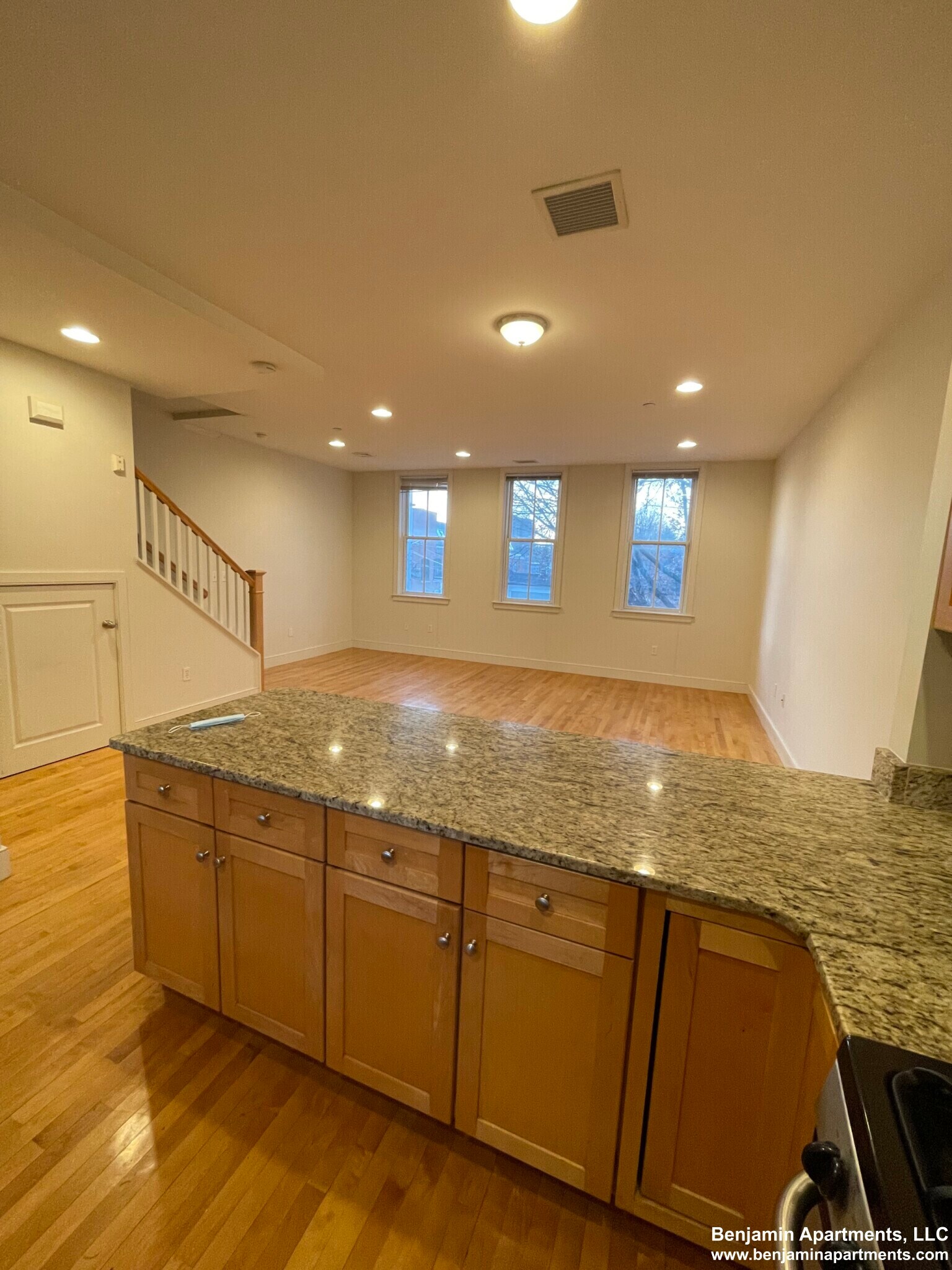 Building Photo - 108 2nd St