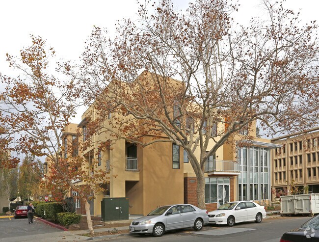 Building Photo - Birch Plaza
