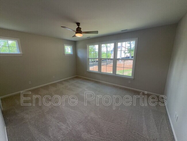 Building Photo - 135 Little Gem Ln