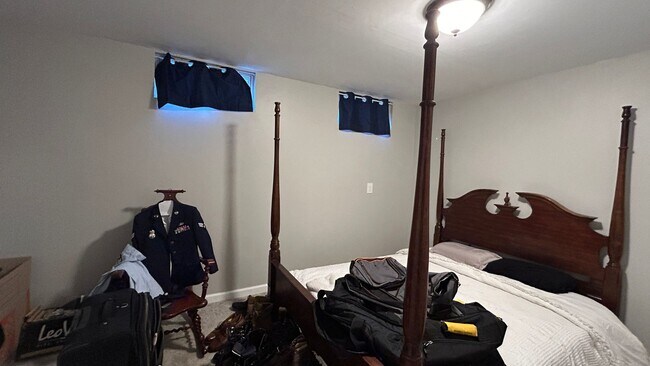 Building Photo - 3 Bedroom 1.5 bath House