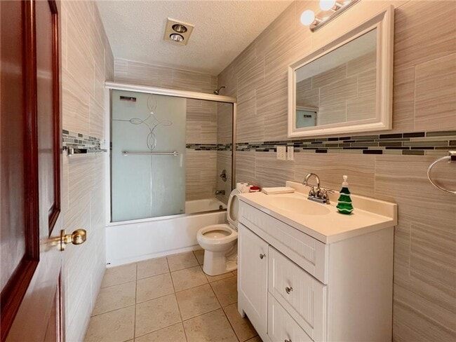 Building Photo - 11331 W River Rd