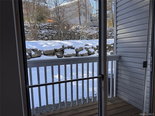 Building Photo - 197 Ramapo Rd