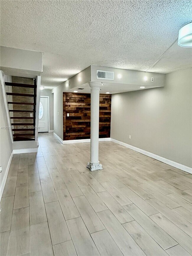 Building Photo - 1705 W 57th St
