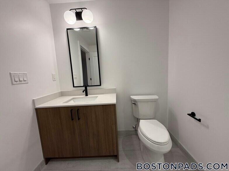 Building Photo - 199 Gardner St