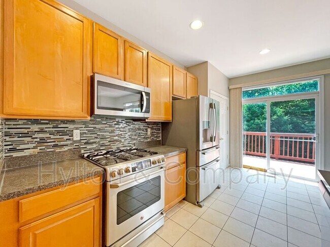 Building Photo - 15716 Palermo Terrace