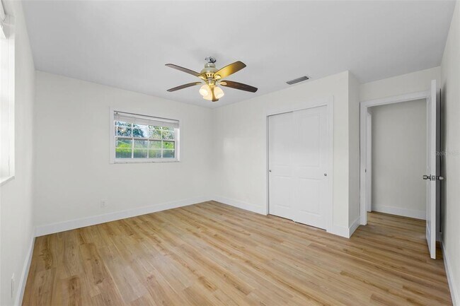 Building Photo - 5700 Bayou Grande Blvd NE