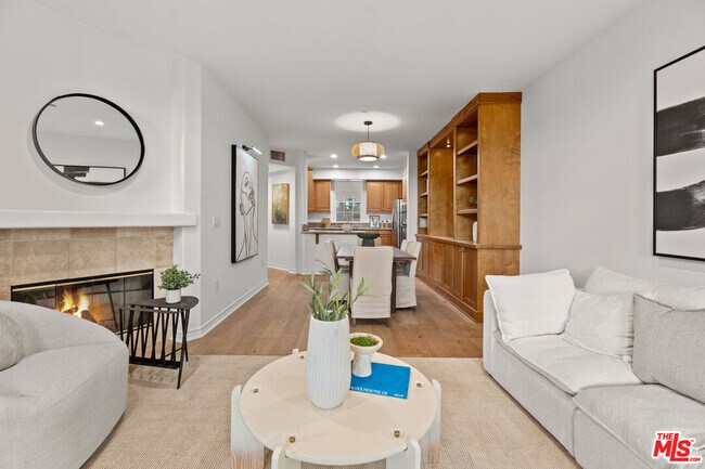 Building Photo - 5935 Playa Vista Dr