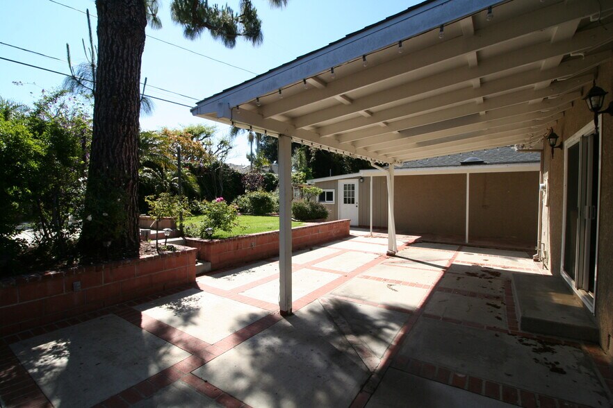 Building Photo - 8318 Gonzaga Ave