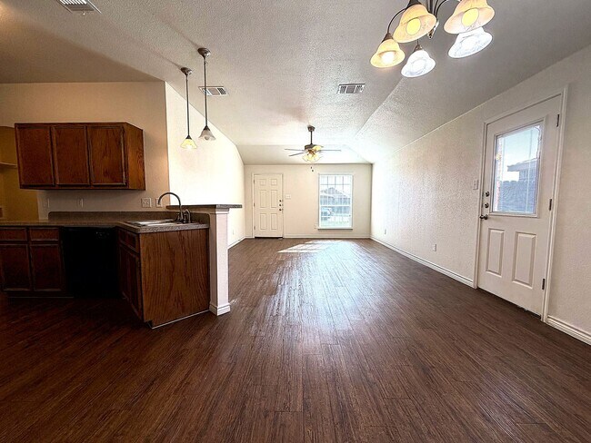 Building Photo - 1511 Justin Lp