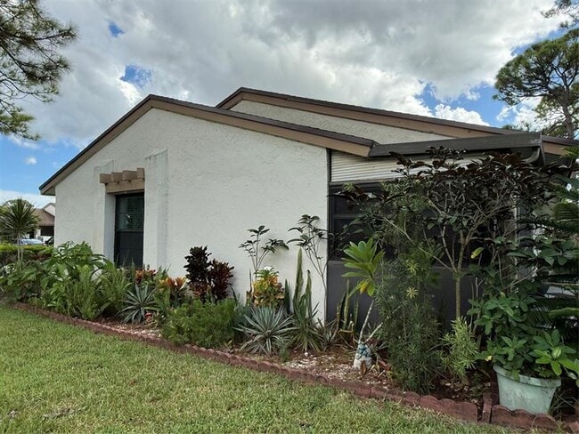 Building Photo - 6101 Woodlake Blvd