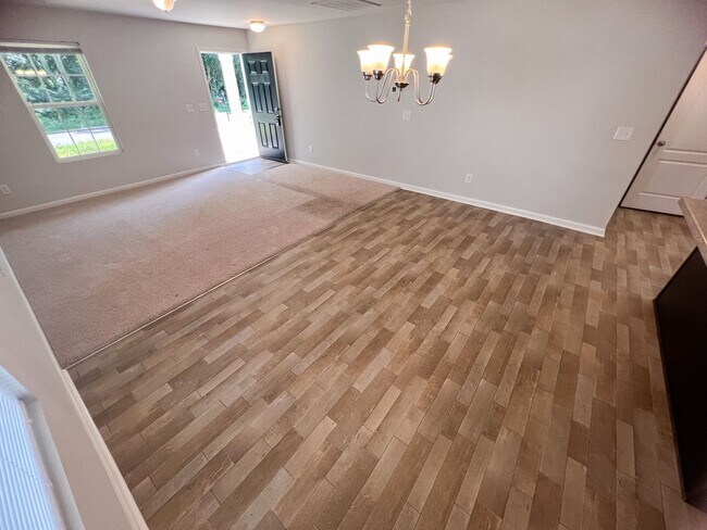 Building Photo - Gorgeous 3 bedroom, 2 1/2 bathroom two-story home in Winston Salem