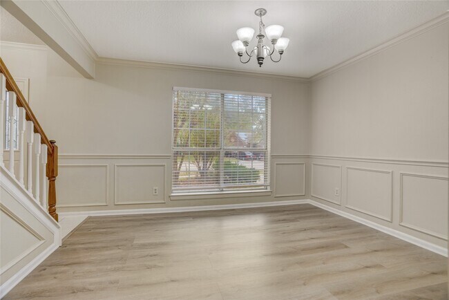 Building Photo - 10 E Trillium Cir