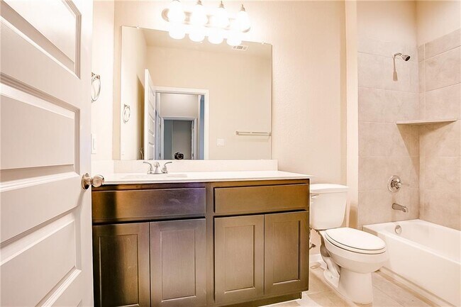 Building Photo - 306 Delta Crst