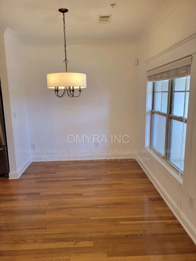 Building Photo - Stunning Townhome Overlooking Beltline at Grant Park!