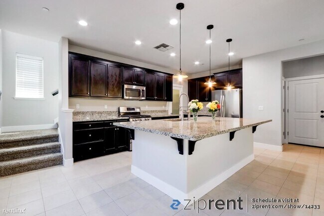 Building Photo - 4 br, 3 bath House - 1125 Berkshire Dr, La...