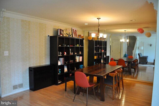 Building Photo - 110 Canterbury Ln