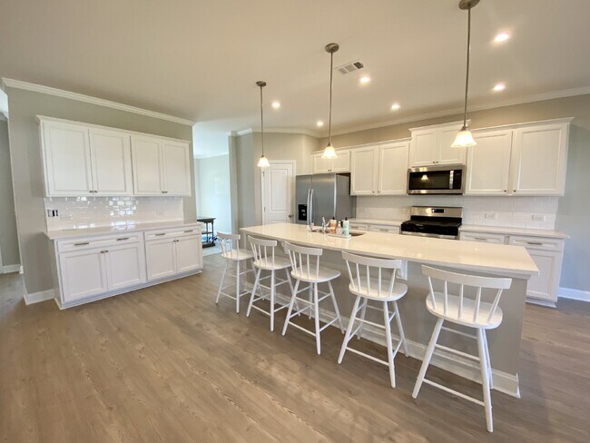 Building Photo - Five Bedroom, Single Family Home in Malind...