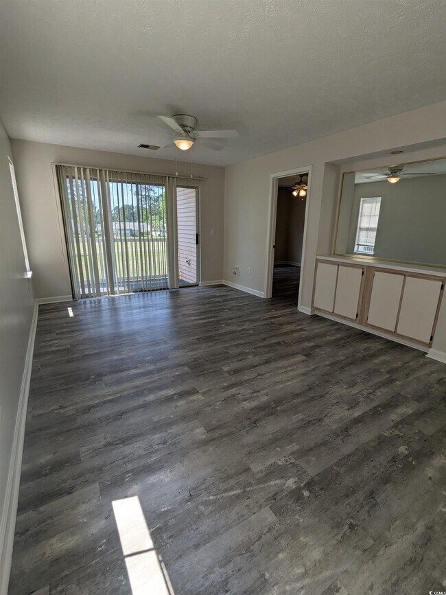 Building Photo - 627 Waterway Village Blvd