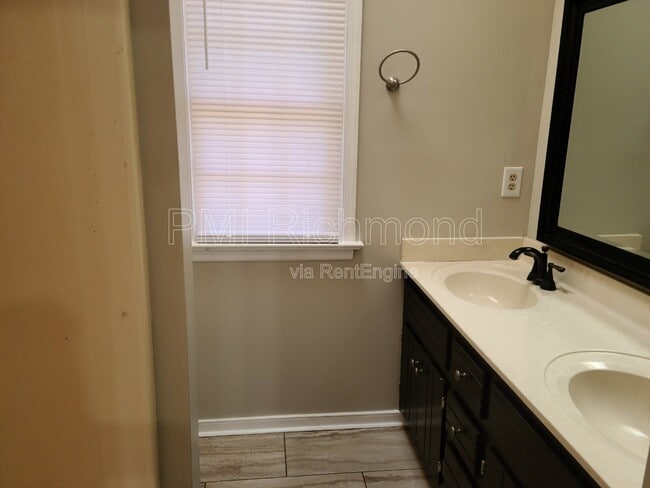 Building Photo - 1500 Tackley Pl