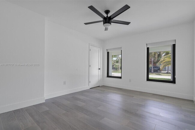 Building Photo - 1245 NE 85th St