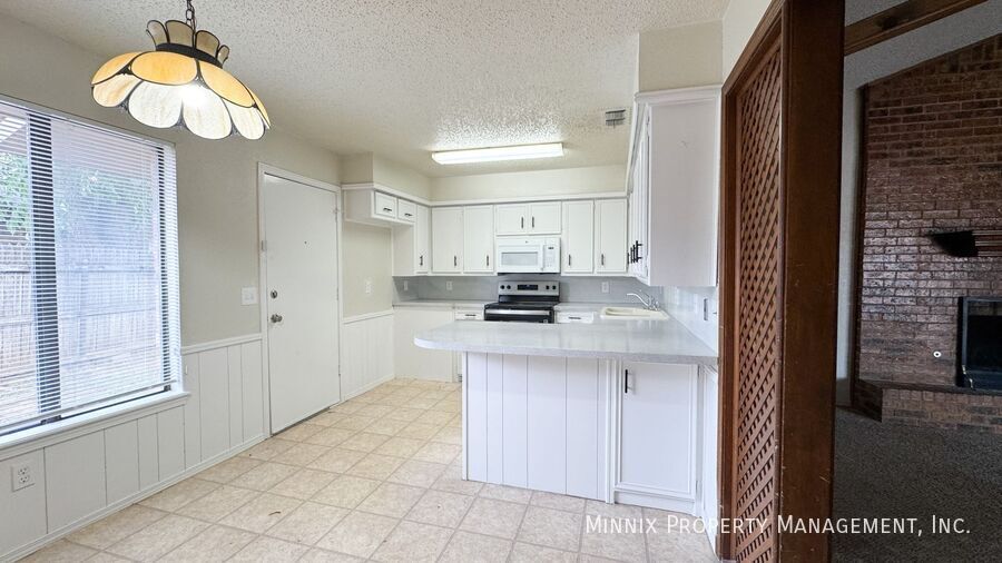 Building Photo - 4427 75th Dr