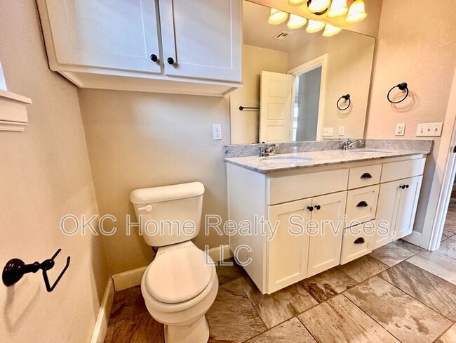 Building Photo - 2412 SE 92nd Terrace