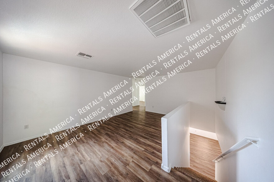 Building Photo - 9410 W Virginia Ave