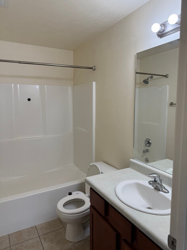 Building Photo - 114 Bella Monte Dr