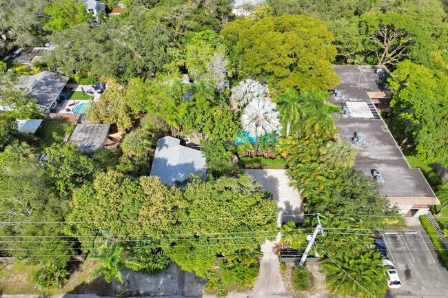 Building Photo - 1115 SW 4th St