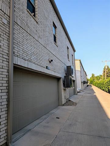 Building Photo - 1924 Bel Air Dr