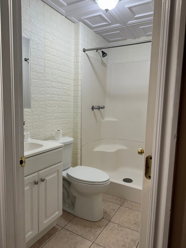 Building Photo - 1605 W Frankie Cir