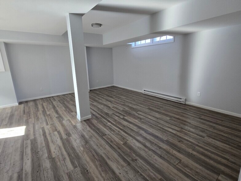 Building Photo - 3011 17th Ave S