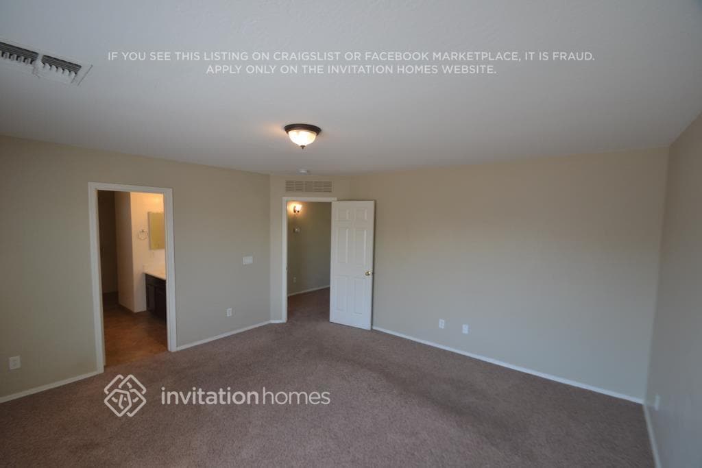 Building Photo - 13029 W Lisbon Ln