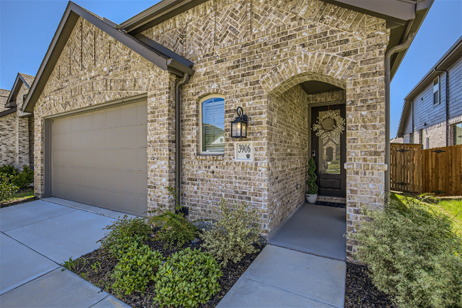 Building Photo - 3906 Chesapeake Ln