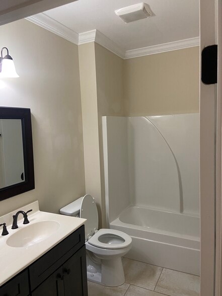 Bath #1 - 607 Mountain View Rd SE