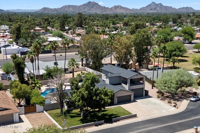 Building Photo - 5751 E Ludlow Dr