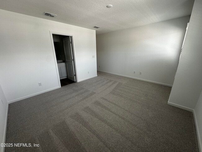 Building Photo - 611 Holly Lks Dr