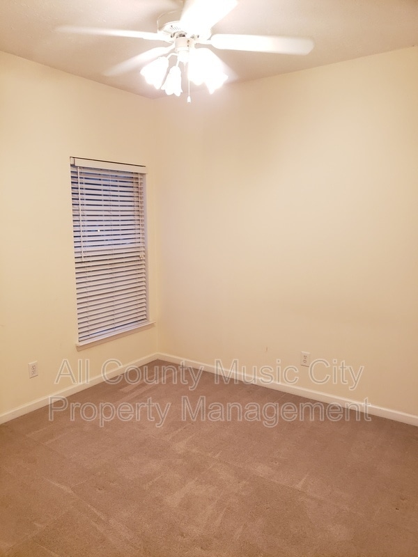 Building Photo - 905 Weatherside Ct