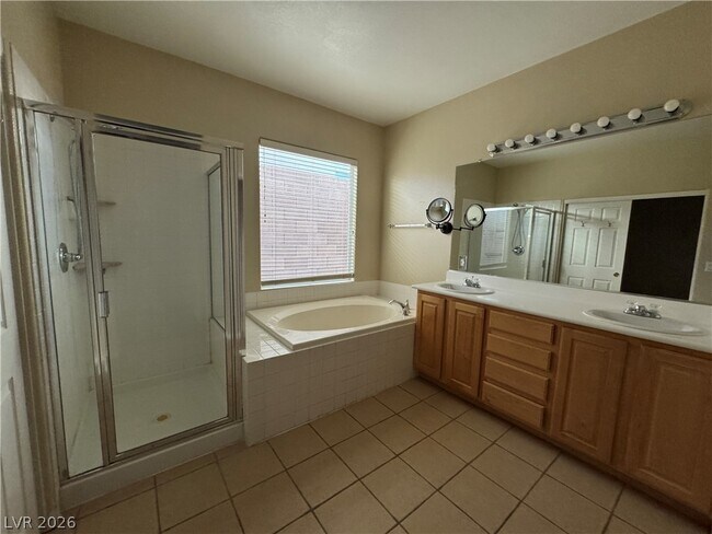 Building Photo - 2294 Tedesca Dr